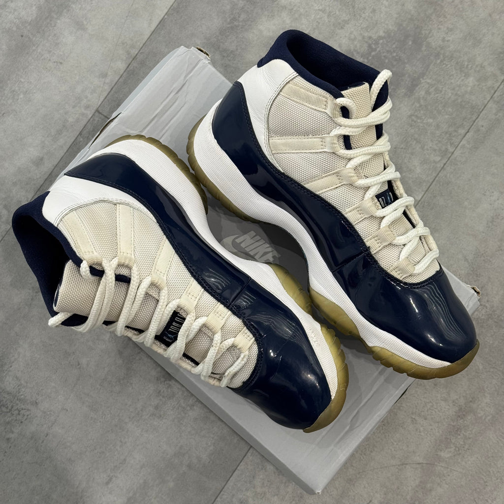 Air Jordan 11 Retro UNC Win Like 82 (40) - Usado