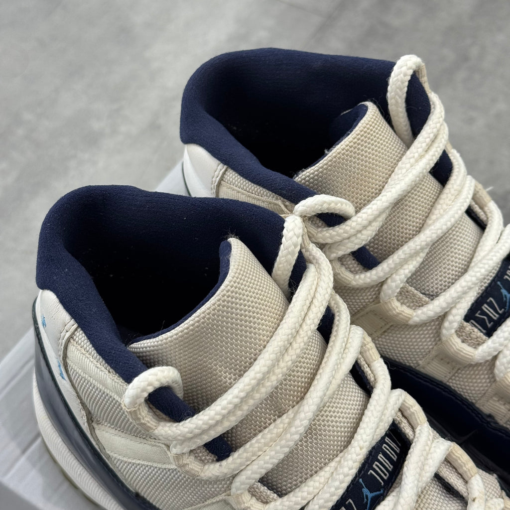 Air Jordan 11 Retro UNC Win Like 82 (40) - Usado