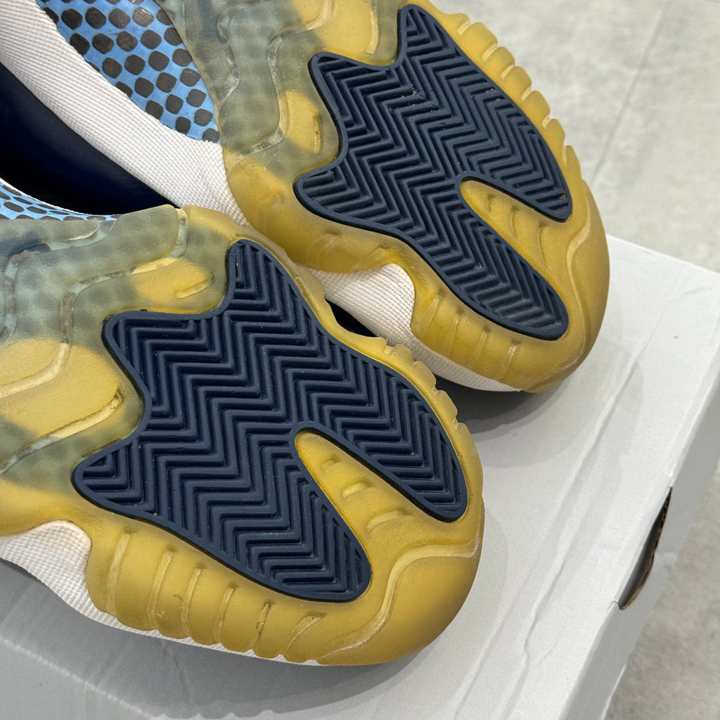 Air Jordan 11 Retro UNC Win Like 82 (40) - Usado