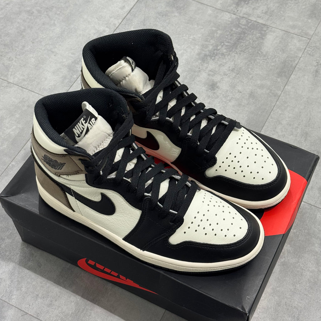 Air Jordan 1 Retro High Dark Mocha (41) - Usado