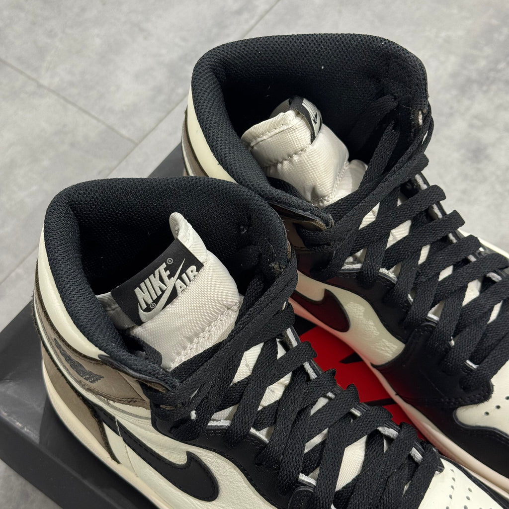 Air Jordan 1 Retro High Dark Mocha (41) - Usado