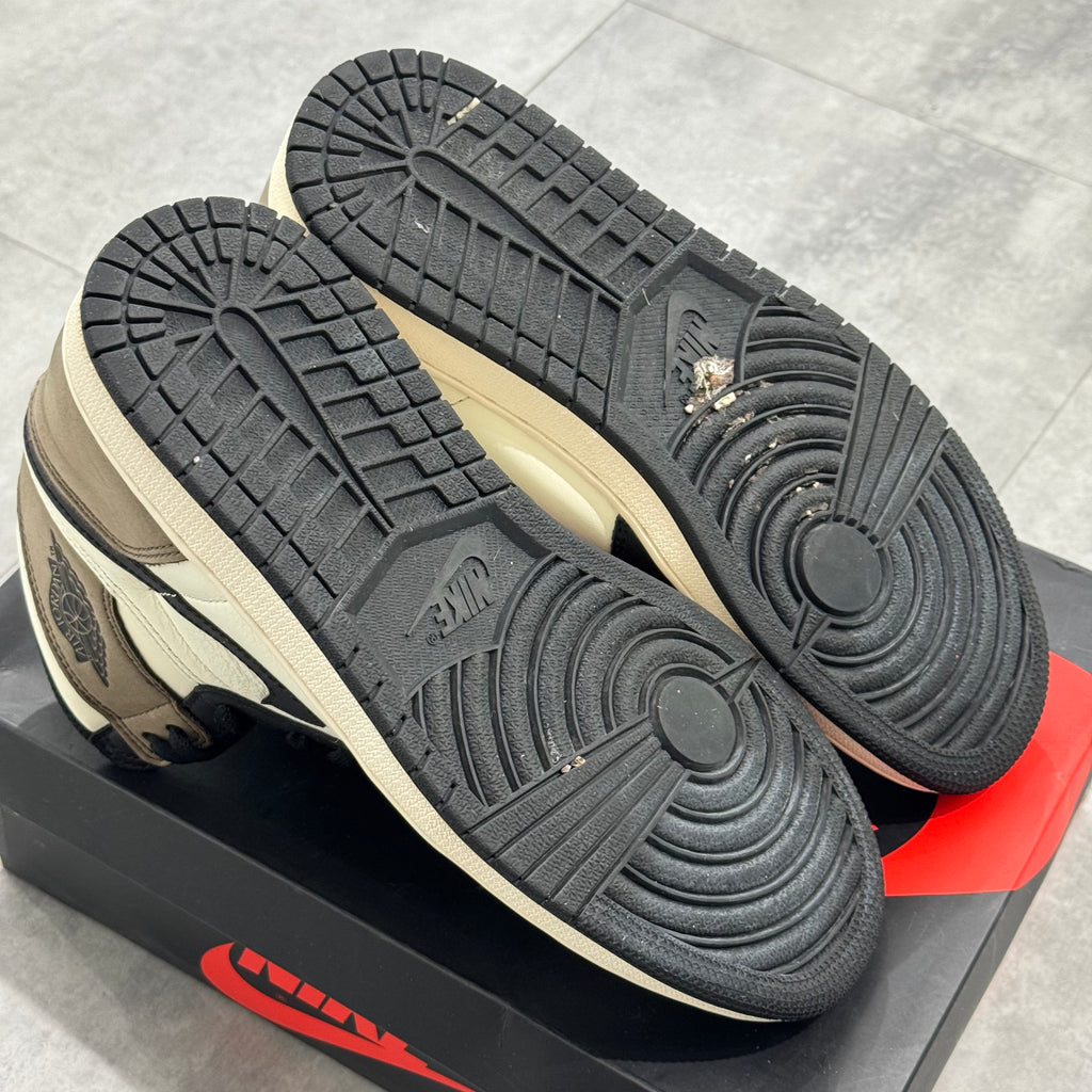 Air Jordan 1 Retro High Dark Mocha (41) - Usado