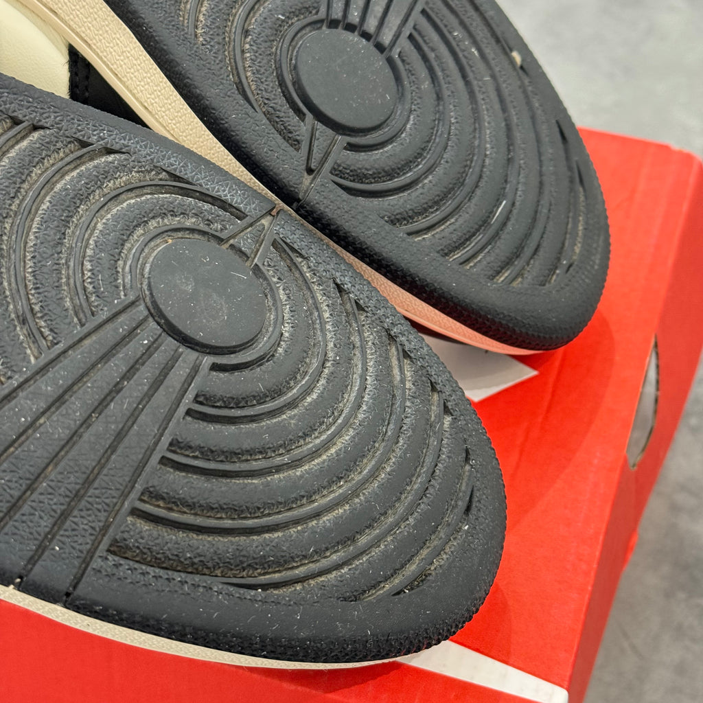 Air Jordan 1 Retro High Dark Mocha (43) - Usado