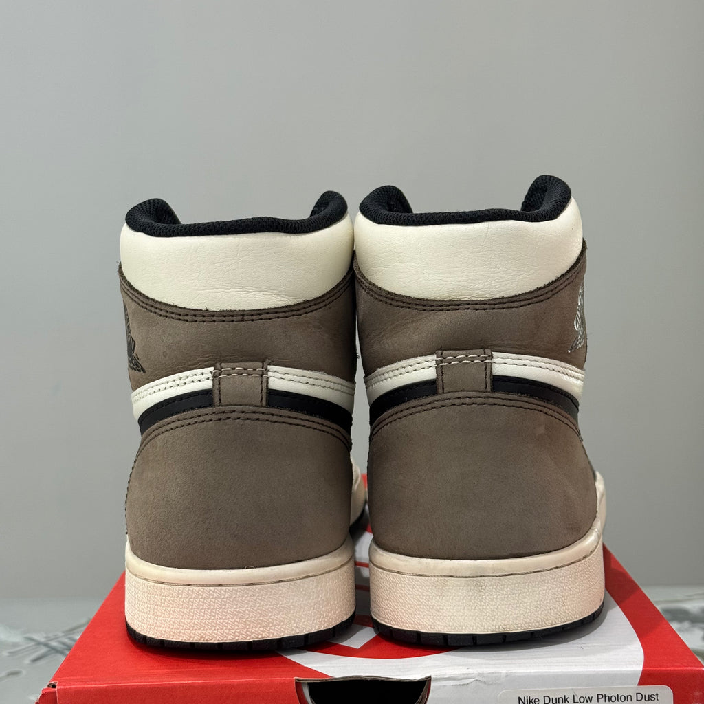 Air Jordan 1 Retro High Dark Mocha (43) - Usado