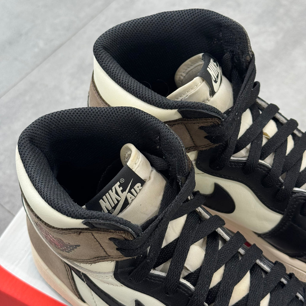 Air Jordan 1 Retro High Dark Mocha (43) - Usado