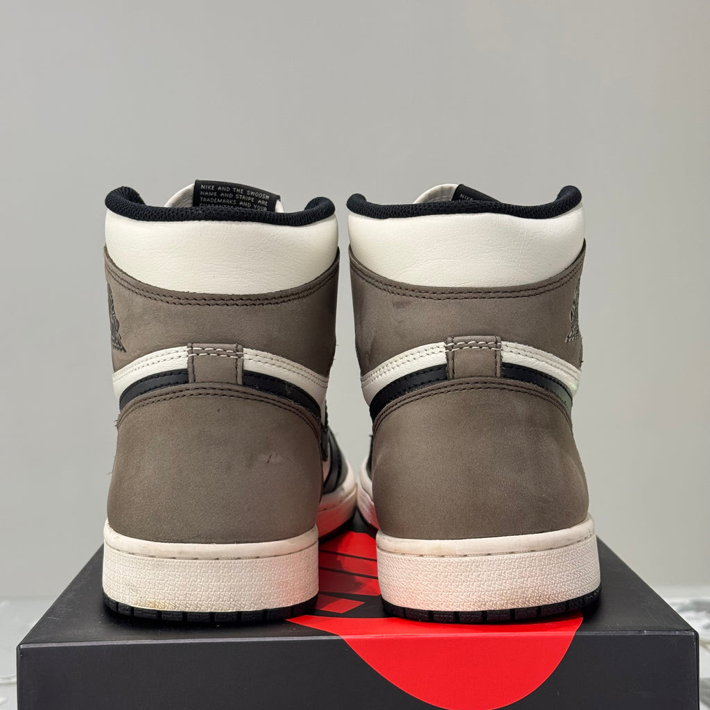 Air Jordan 1 Retro High Dark Mocha (43) - Usado
