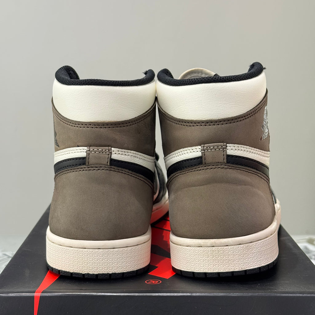 Air Jordan 1 Retro High Dark Mocha (44.5) - Usado