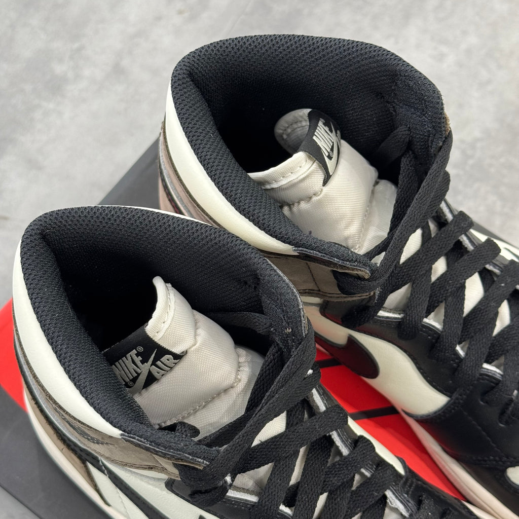 Air Jordan 1 Retro High Dark Mocha (44.5) - Usado