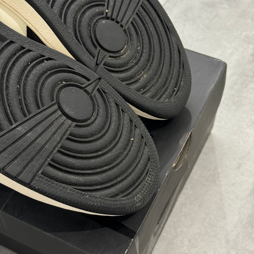 Air Jordan 1 Retro High Dark Mocha (45) - Usado