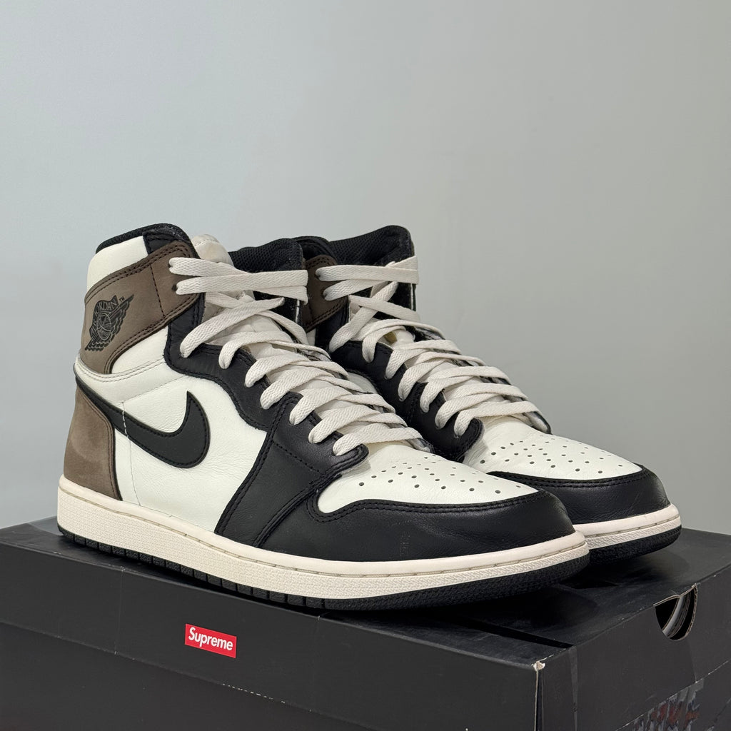 Air Jordan 1 Retro High Dark Mocha (45) - Usado