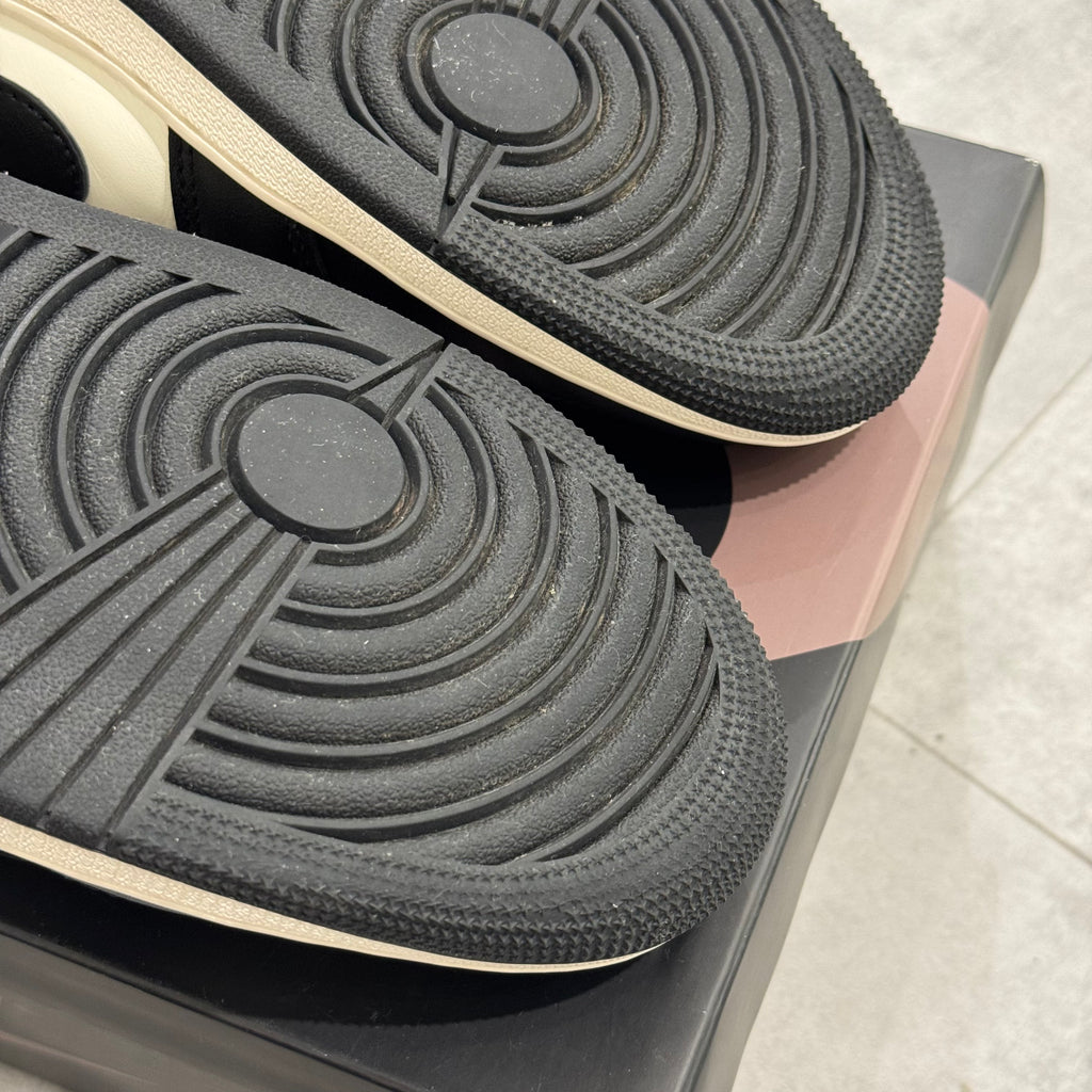 Air Jordan 1 Retro Low OG Mocha (40) - Usado