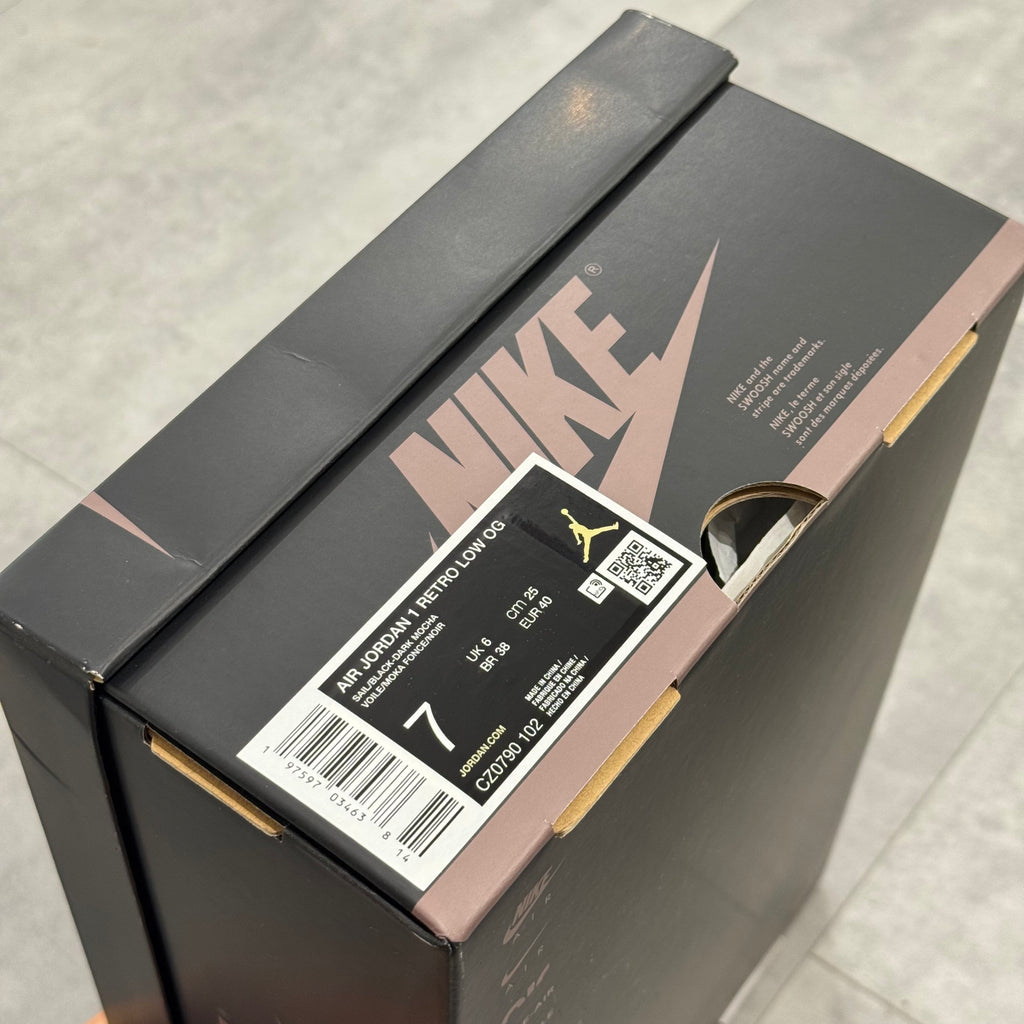 Air Jordan 1 Retro Low OG Mocha (40) - Usado