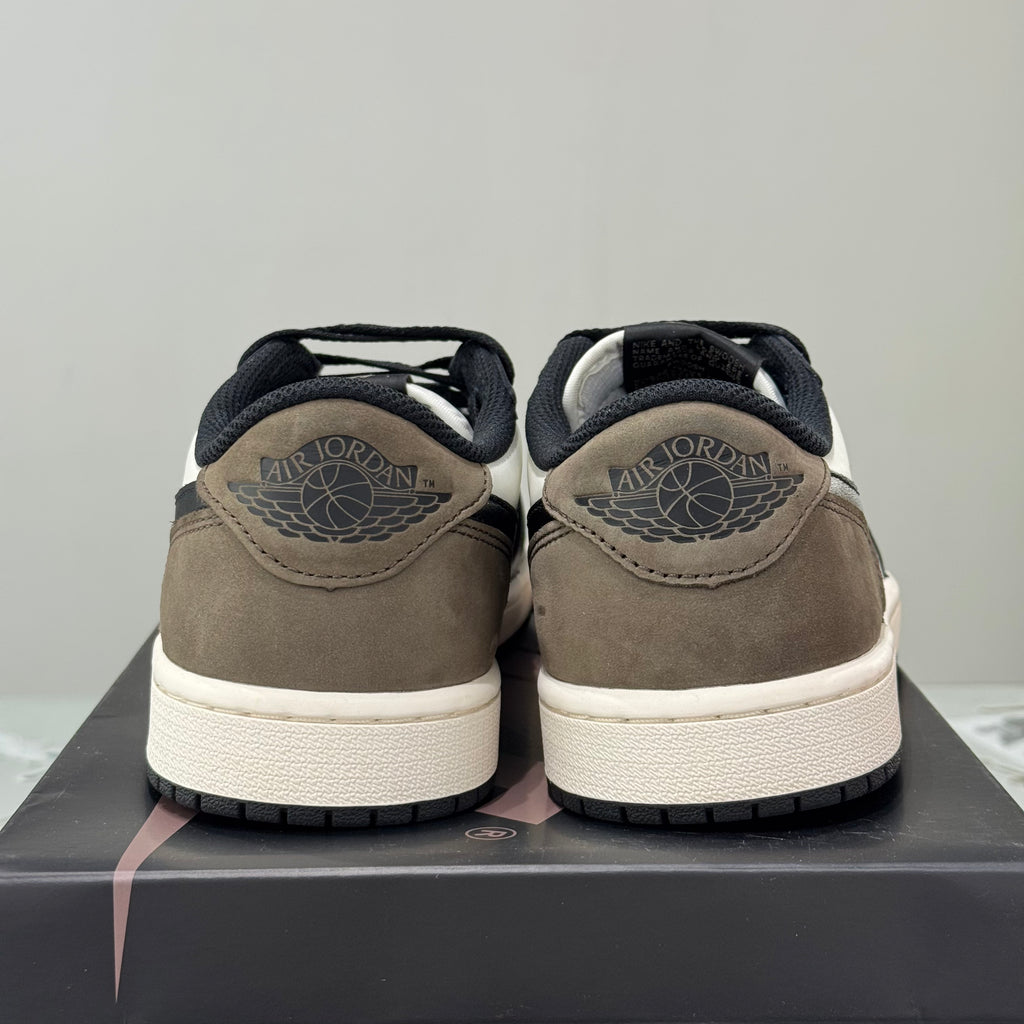 Air Jordan 1 Retro Low OG Mocha (40) - UsadoAir Jordan 1 Retro Low OG Mocha (40) - Usado