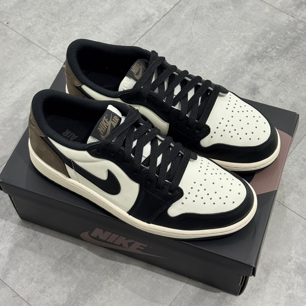 Air Jordan 1 Retro Low OG Mocha (40) - Usado