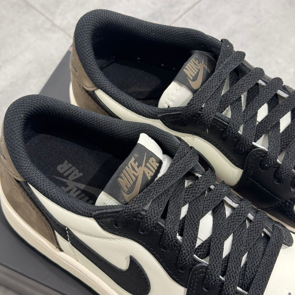 Air Jordan 1 Retro Low OG Mocha (40) - Usado