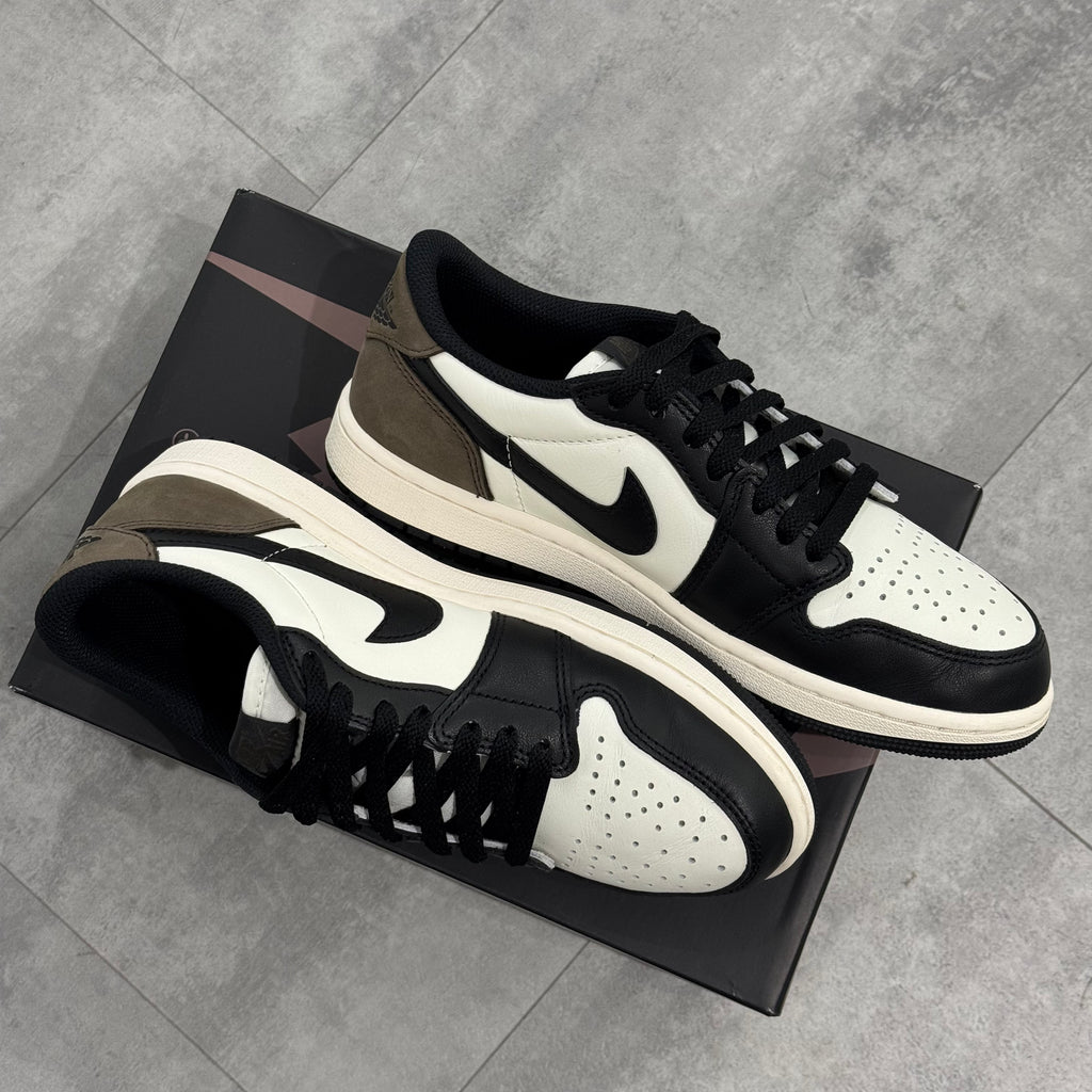 Air Jordan 1 Retro Low OG Mocha (40) - Usado