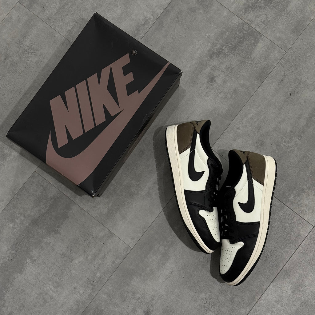 Air Jordan 1 Retro Low OG Mocha (45.5) - Usado