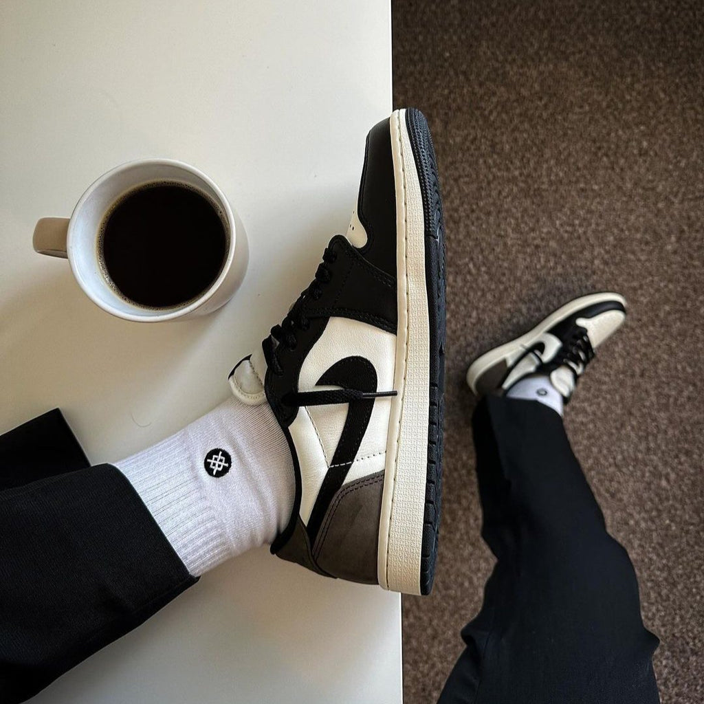 Air Jordan 1 Retro Low OG Mocha on feet