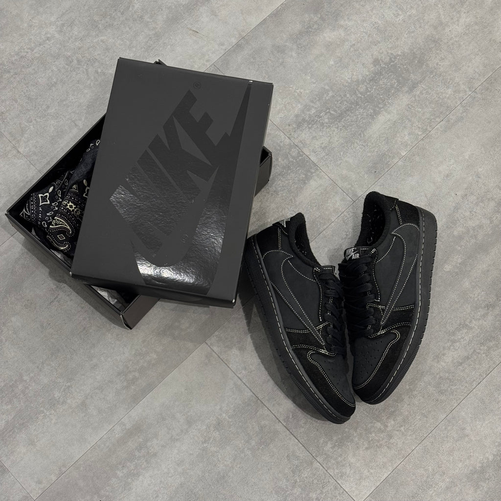 Air Jordan 1 Retro Low OG SP Travis Scott Black Phantom (42) - Usado