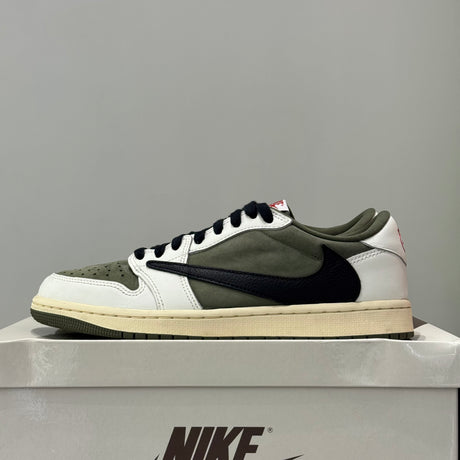 Air Jordan 1 Retro Low OG SP Travis Scott Medium Olive (41) - Usado DM7866-200 – sneaker autêntico da CollectKicks