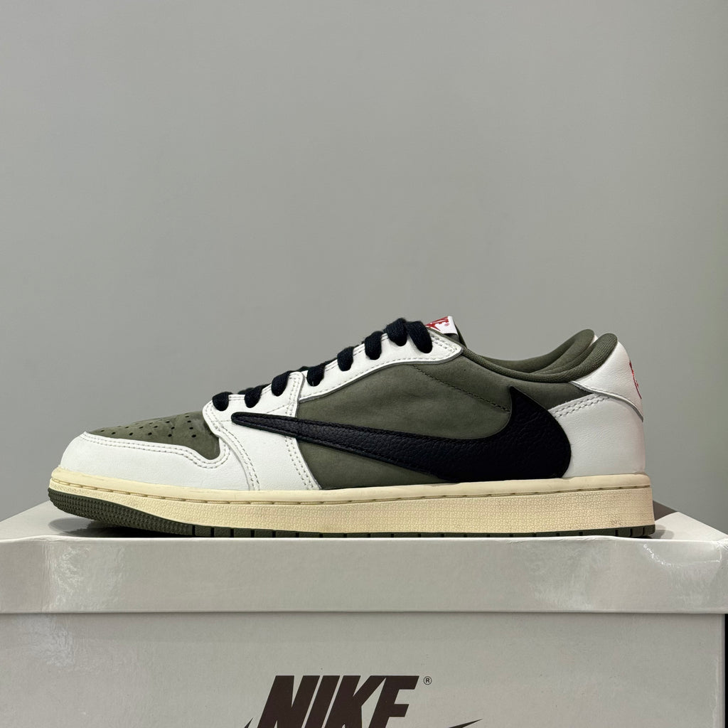 Air Jordan 1 Retro Low OG SP Travis Scott Medium Olive (41) - Usado