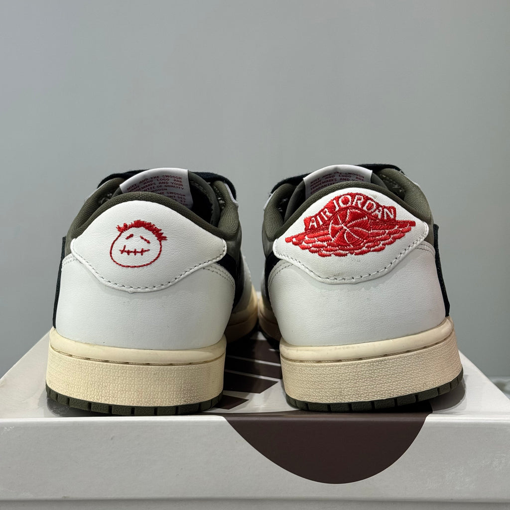 Air Jordan 1 Retro Low OG SP Travis Scott Medium Olive (41) - Usado