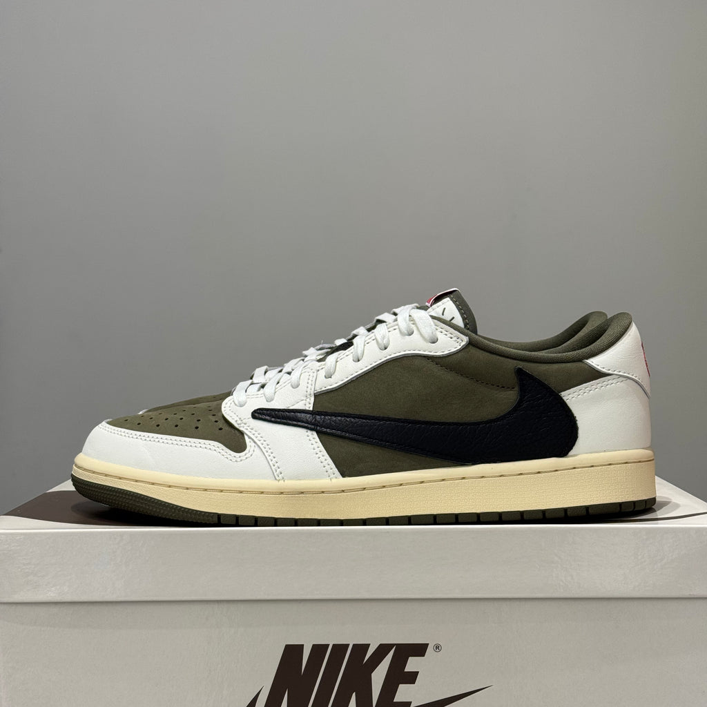 Air Jordan 1 Retro Low OG SP Travis Scott Medium Olive (44) - Usado