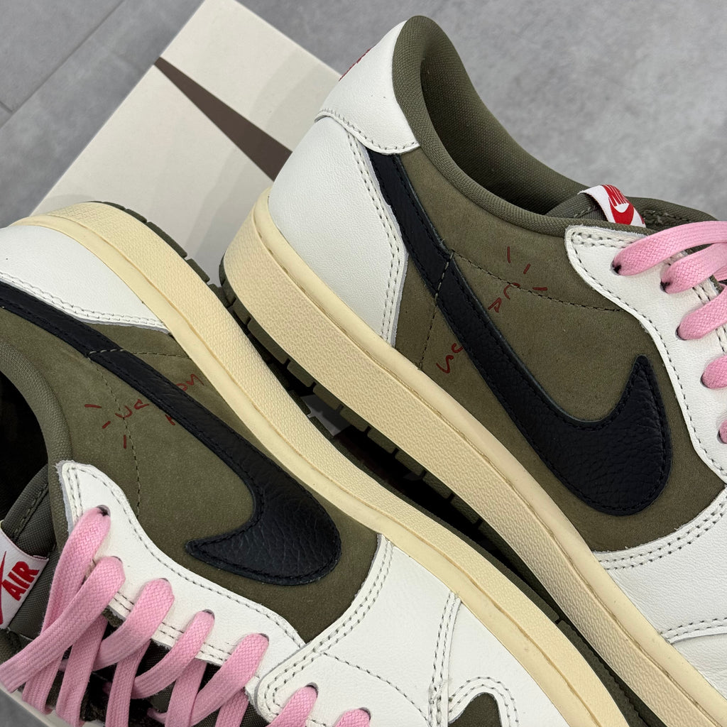 Air Jordan 1 Retro Low OG SP Travis Scott Medium Olive (44) - Usado