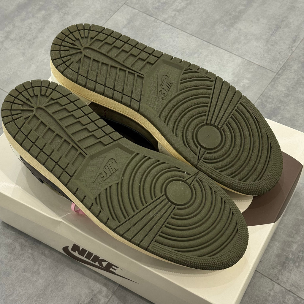 Air Jordan 1 Retro Low OG SP Travis Scott Medium Olive (44) - Usado