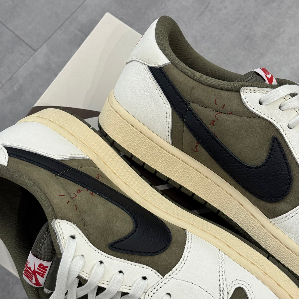 Air Jordan 1 Retro Low OG SP Travis Scott Medium Olive (46) - Usado
