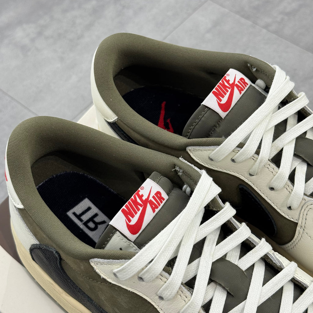 Air Jordan 1 Retro Low OG SP Travis Scott Medium Olive (46) - Usado