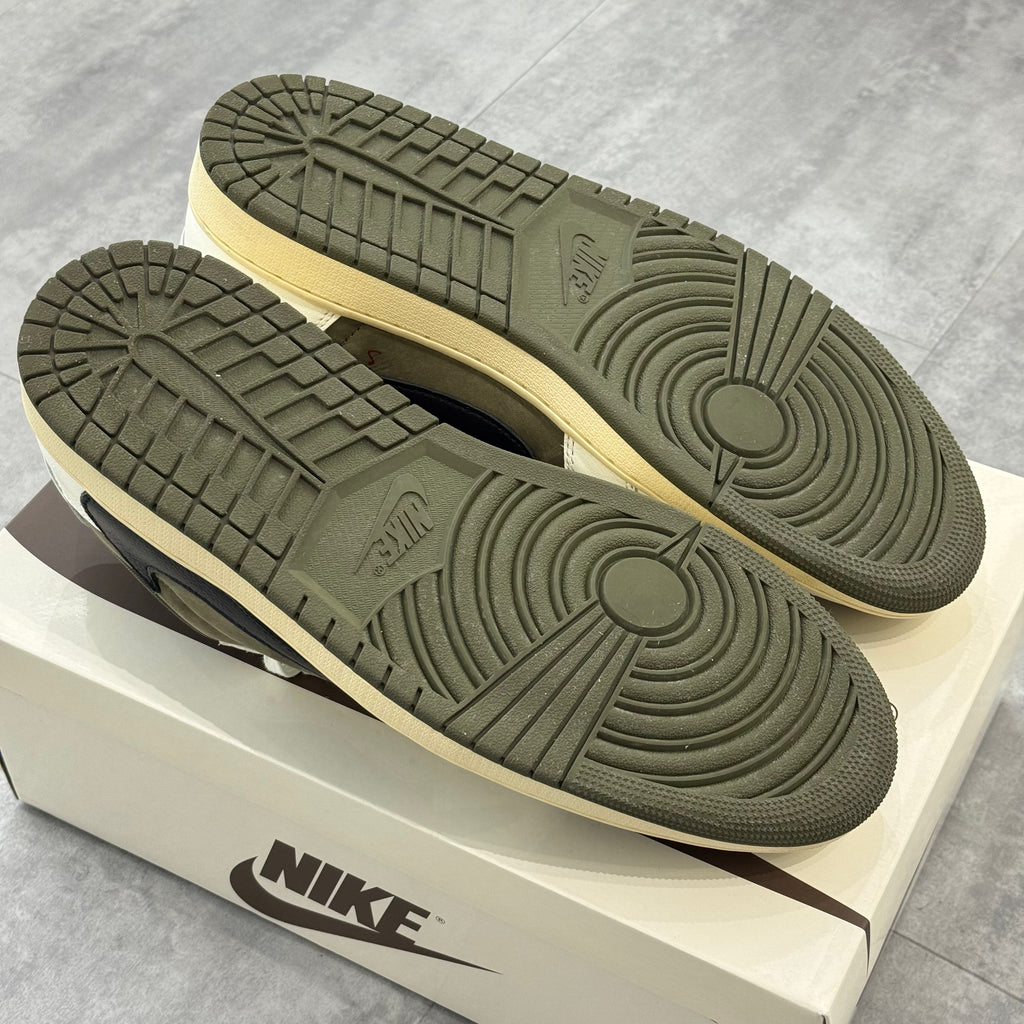 Air Jordan 1 Retro Low OG SP Travis Scott Medium Olive (46) - Usado