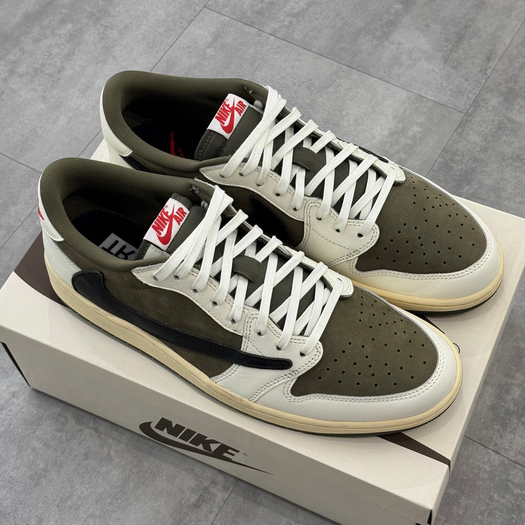 Air Jordan 1 Retro Low OG SP Travis Scott Medium Olive (46) - Usado