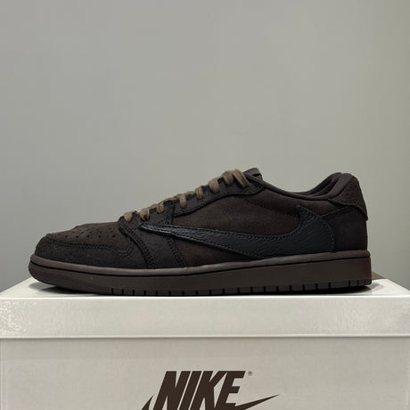 Air Jordan 1 Retro Low OG SP Travis Scott Velvet Brown (42) - Usado DM7866-202 – sneaker autêntico da CollectKicks