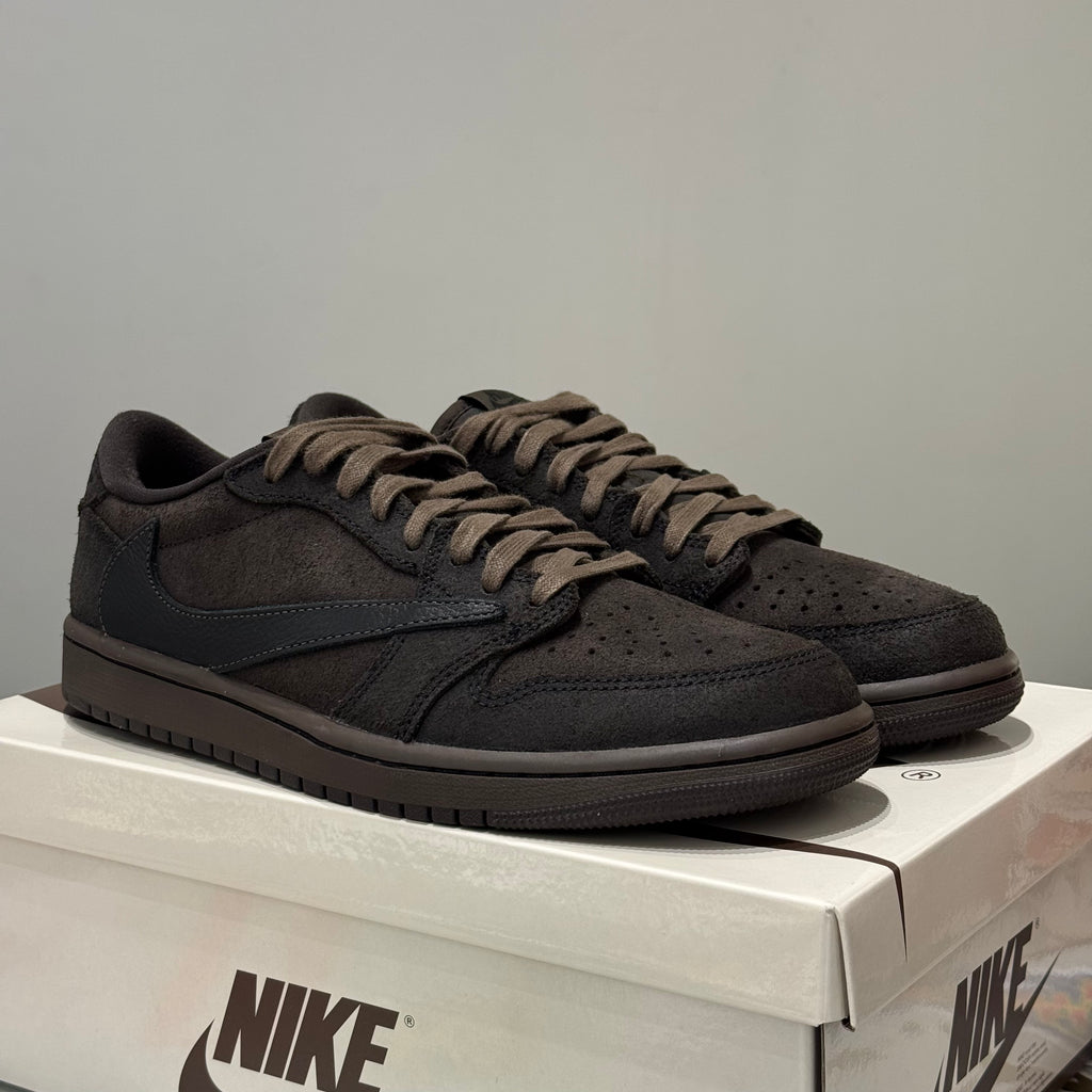 Air Jordan 1 Retro Low OG SP Travis Scott Velvet Brown (42) - Usado