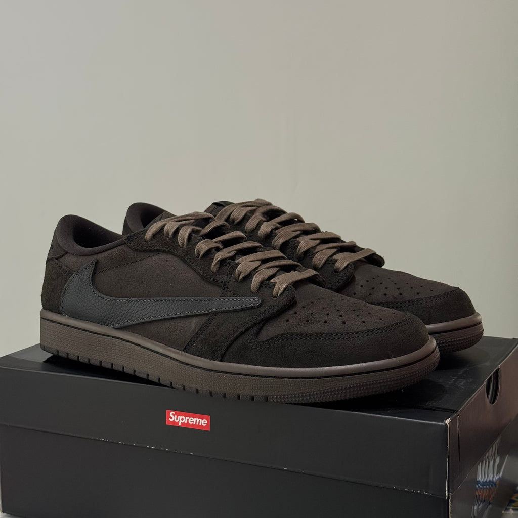 Air Jordan 1 Retro Low OG SP Travis Scott Velvet Brown (43) - Usado
