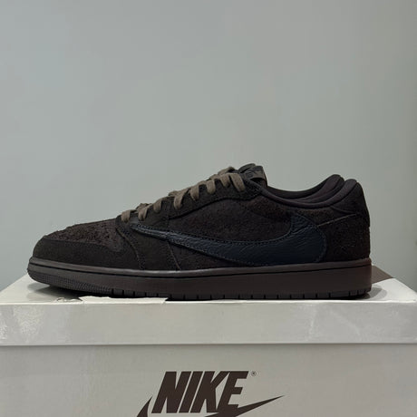 Air Jordan 1 Retro Low OG SP Travis Scott Velvet Brown (44) - Usado DM7866-202 – sneaker autêntico da CollectKicks