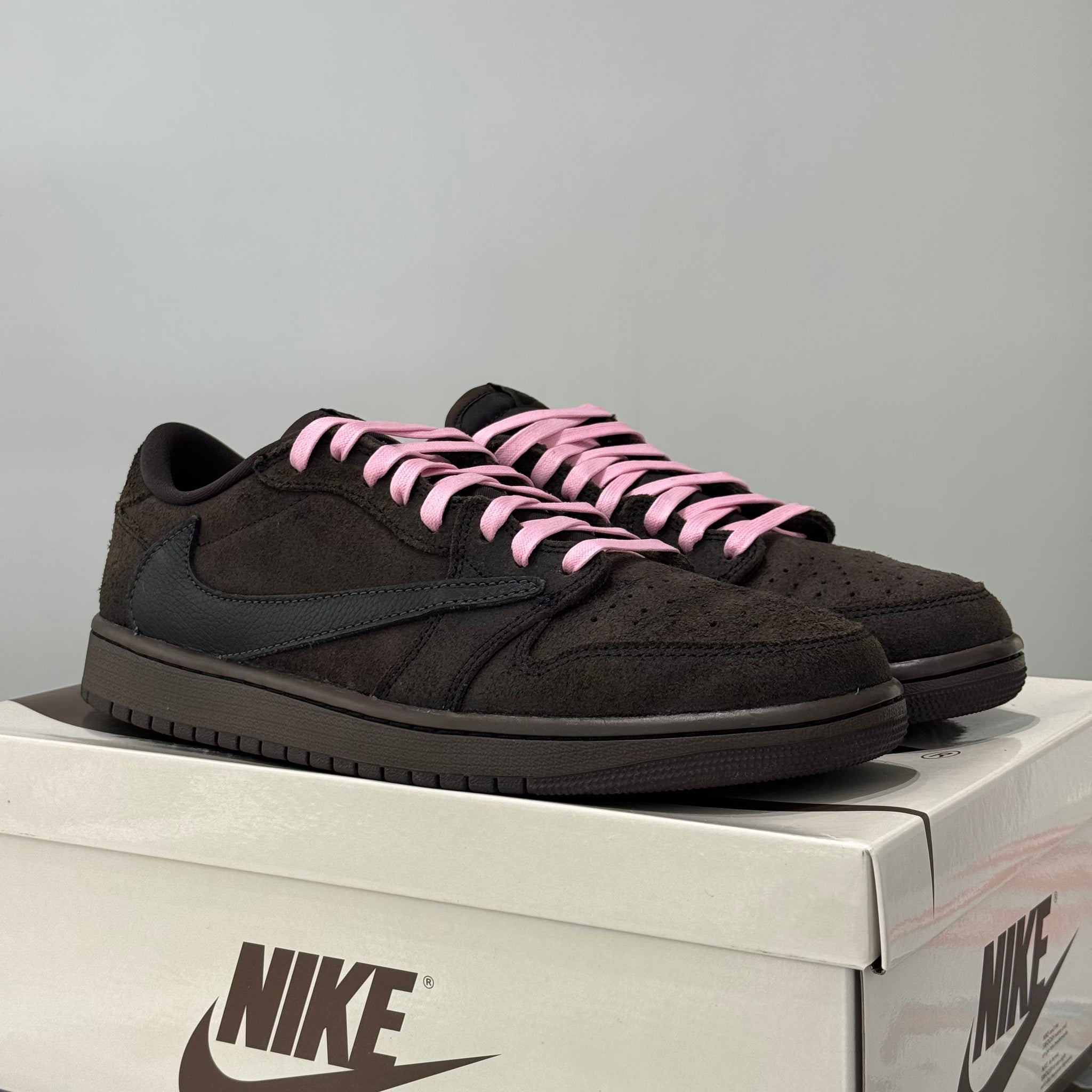 Air Jordan Retro Low OG SP Travis Scott Velvet Brown (44) Used