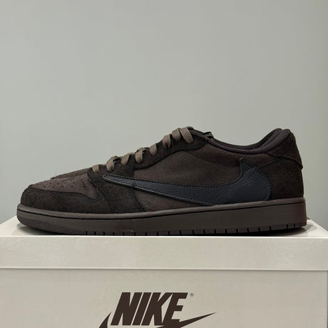 Air Jordan 1 Retro Low OG SP Travis Scott Velvet Brown (46) - Usado  – sneaker autêntico da CollectKicks