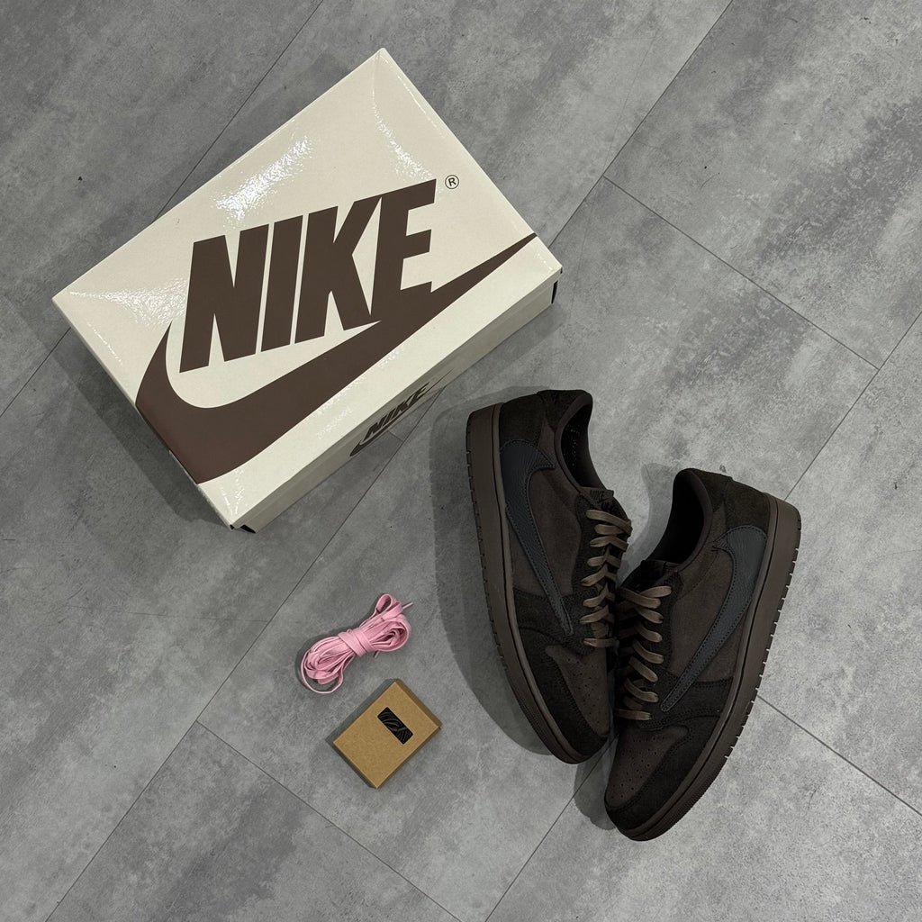 Air Jordan 1 Retro Low OG SP Travis Scott Velvet Brown (46) - Usado