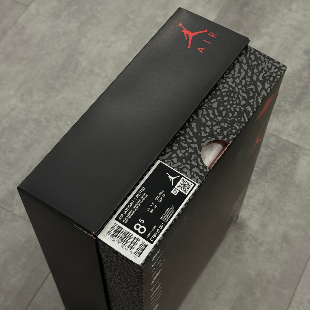 Air Jordan 3 Retro Black Cat (42) - Usado