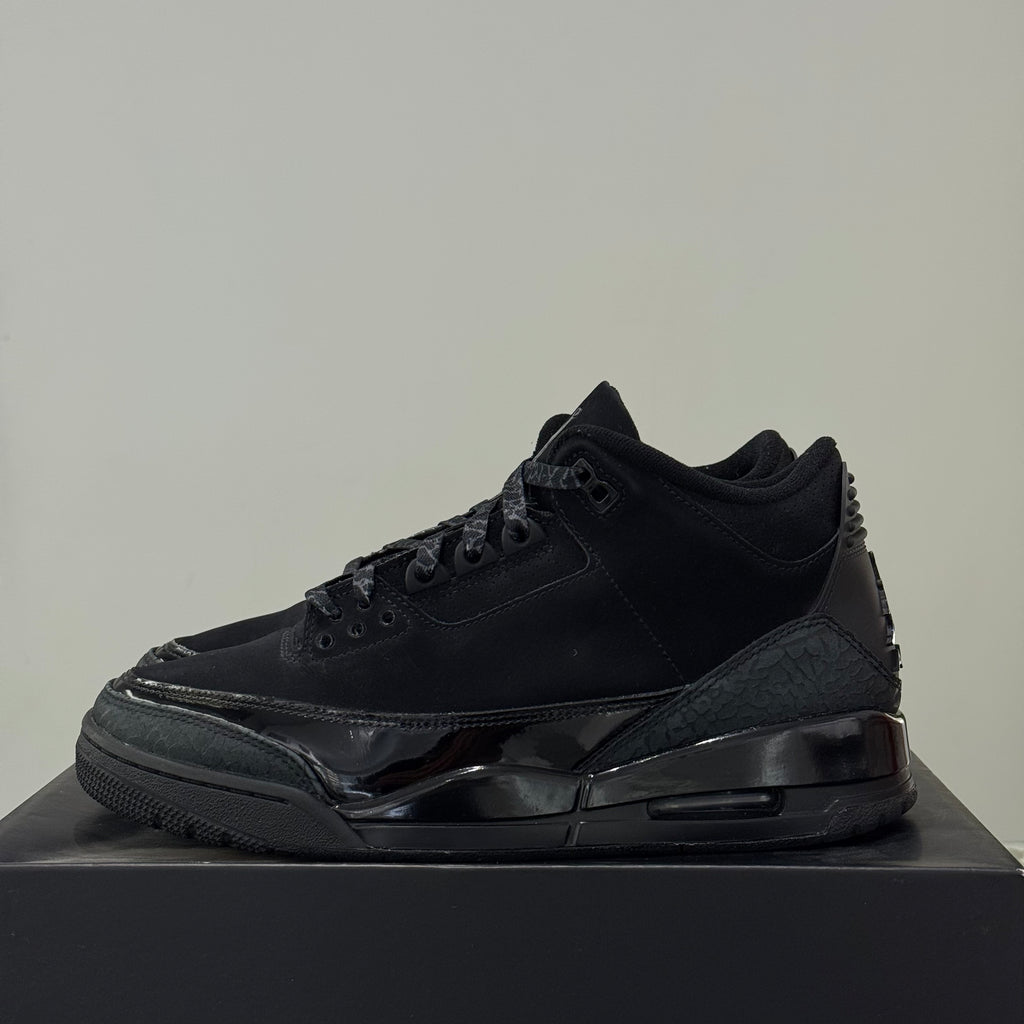 Air Jordan 3 Retro Black Cat (43) - Usado