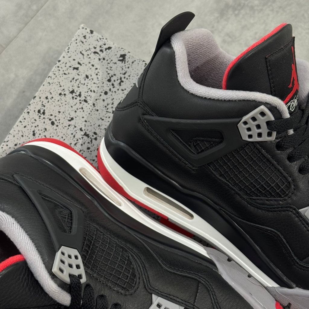 Air Jordan 4 Retro Bred Reimagined (40.5) - Usado