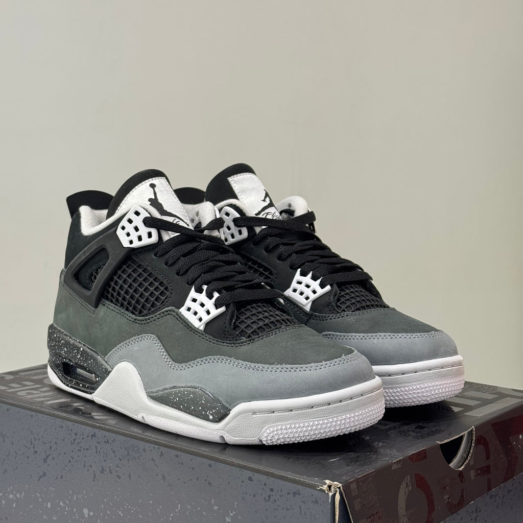 Air Jordan 4 Retro Fear (40.5) - Usado