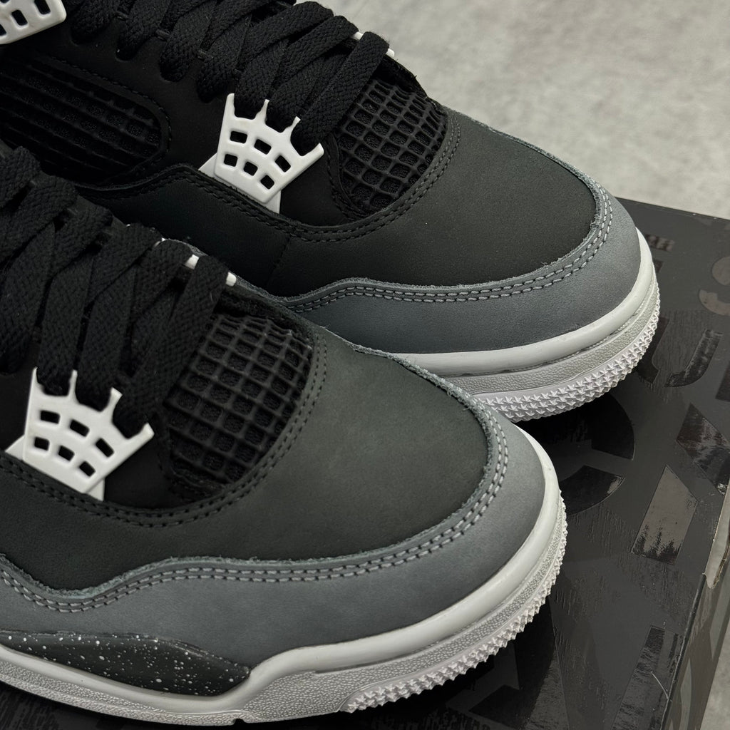 Air Jordan 4 Retro Fear (41) - Usado