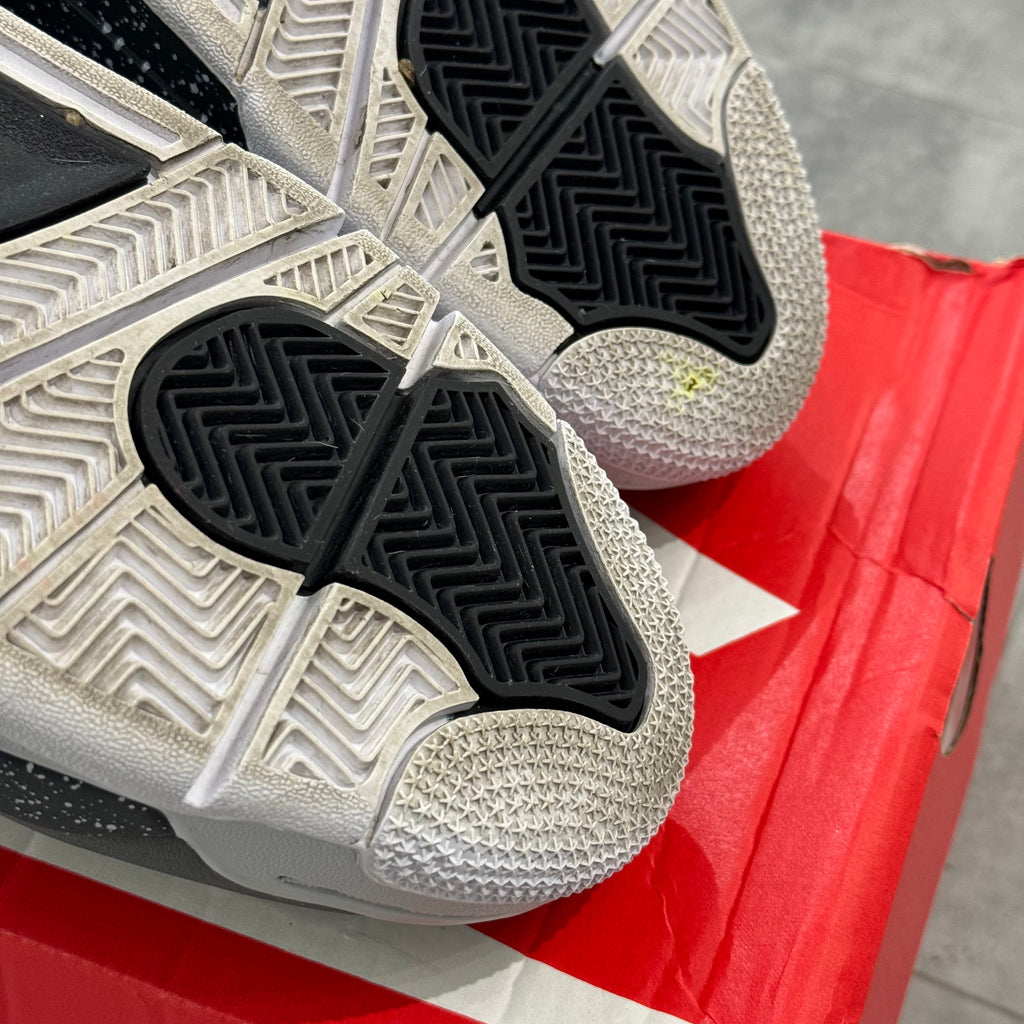 Air Jordan 4 Retro Fear (42.5) - Usado