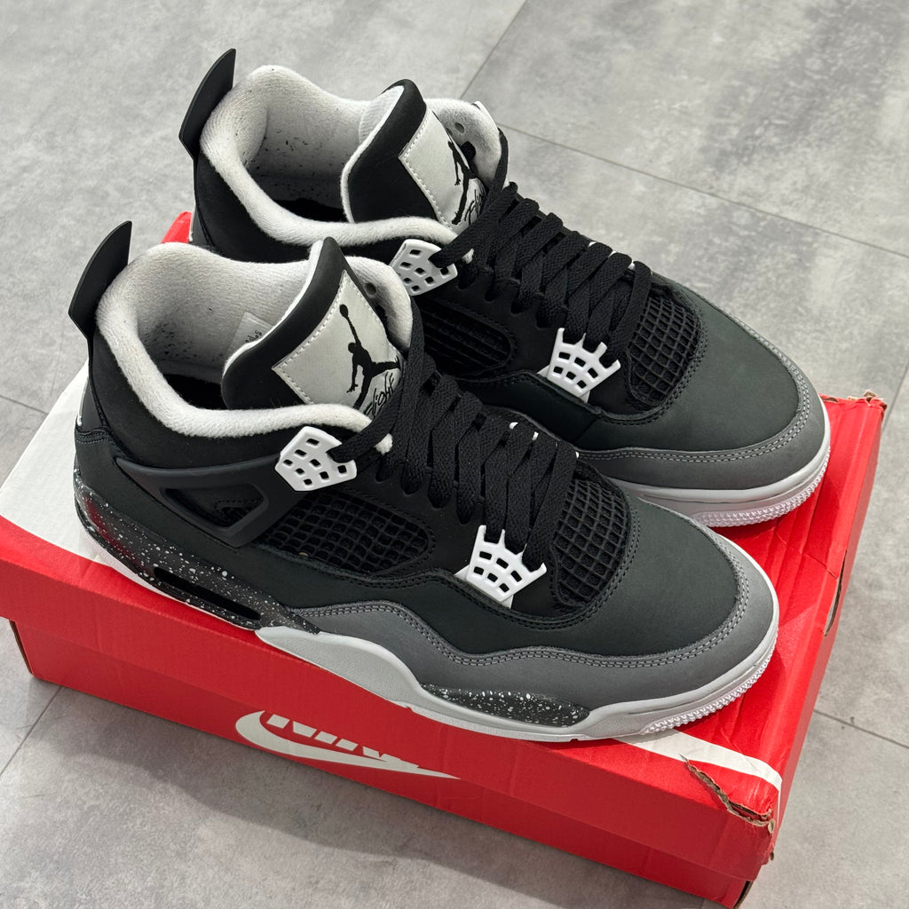 Air Jordan 4 Retro Fear (42.5) - Usado