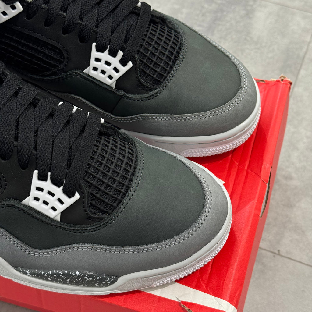 Air Jordan 4 Retro Fear (42.5) - Usado