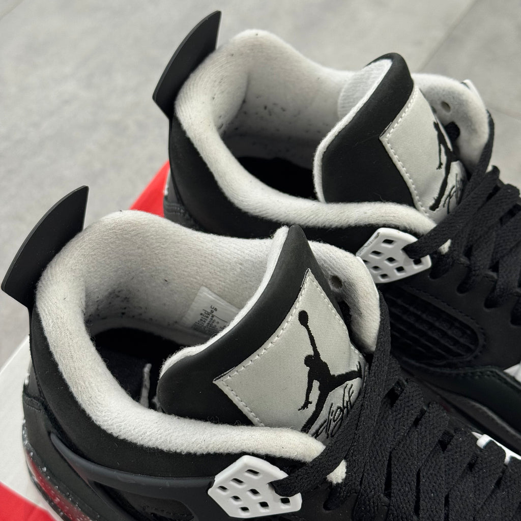 Air Jordan 4 Retro Fear (42.5) - Usado
