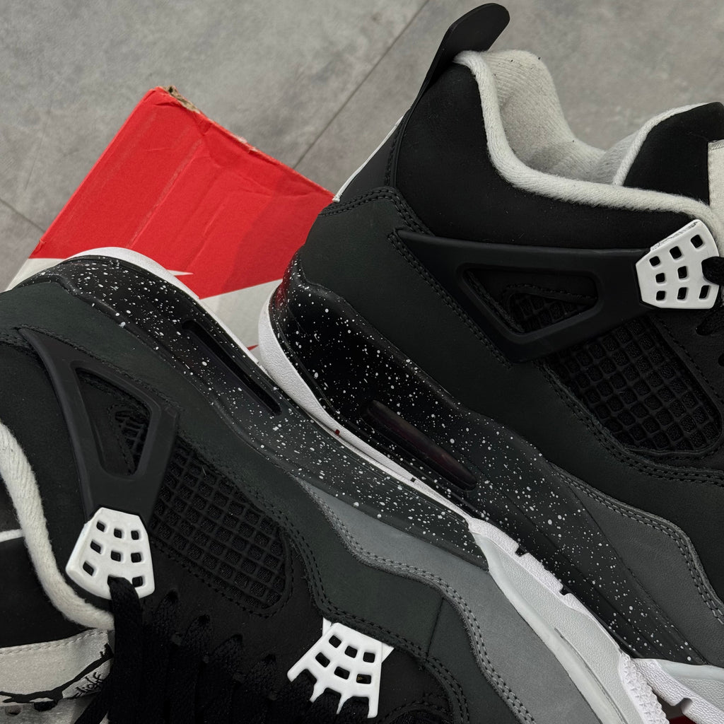 Air Jordan 4 Retro Fear (42.5) - Usado